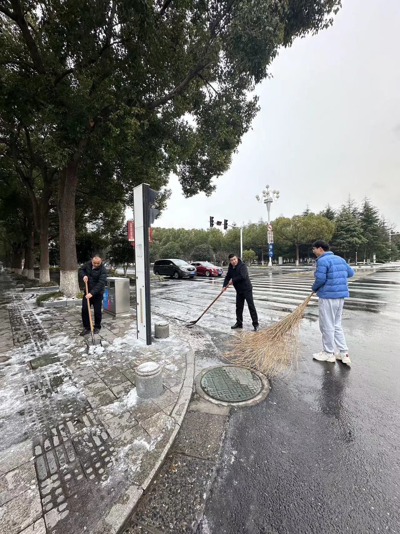 扫雪.jpg